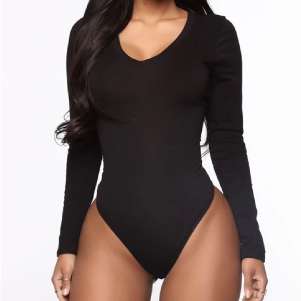 •Voted Most Liked• Long-sleeve Black V-Neck Bodysuit